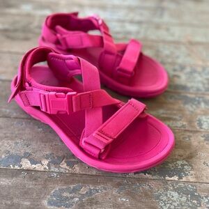 Teva Verge Sandals - Fuschia